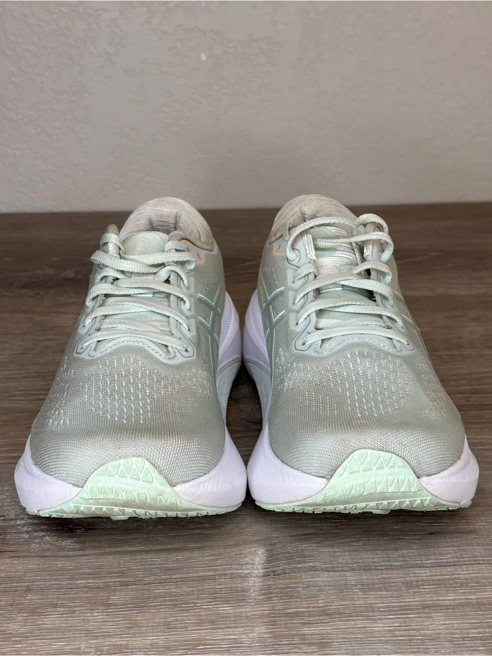 ASICS Gel Kayano 30 Women's Size 7 Pale Mint Running Shoes